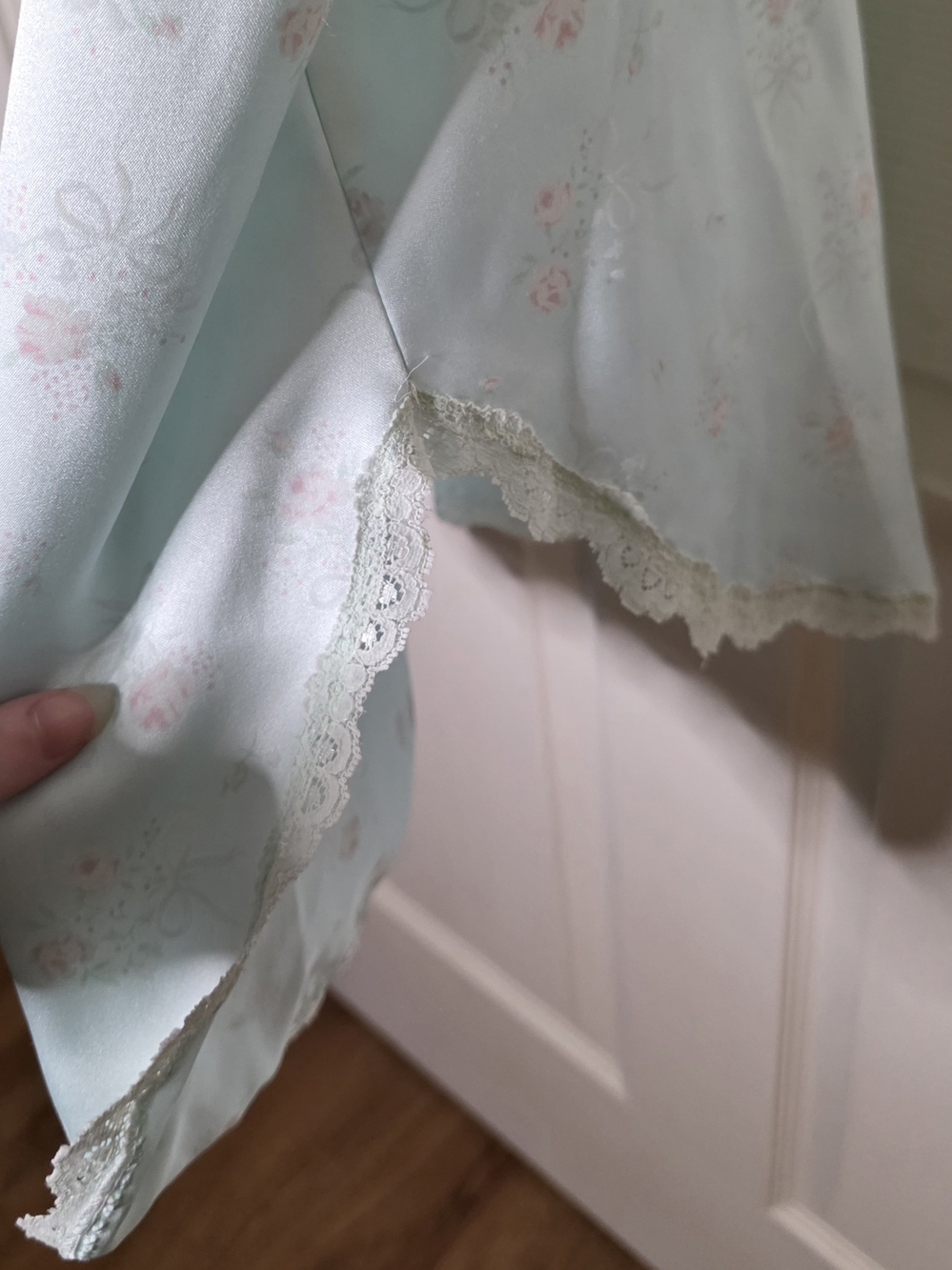 Val Mode Light Blue Floral Bow Pattern Lace Trim Satin Slip - Picture 6 of 8